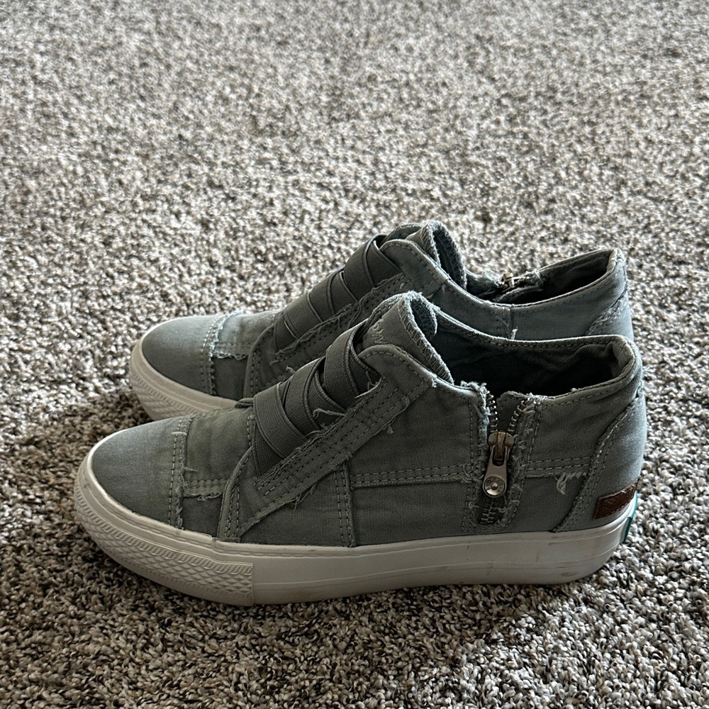 Casual Gray Platform Sneakers